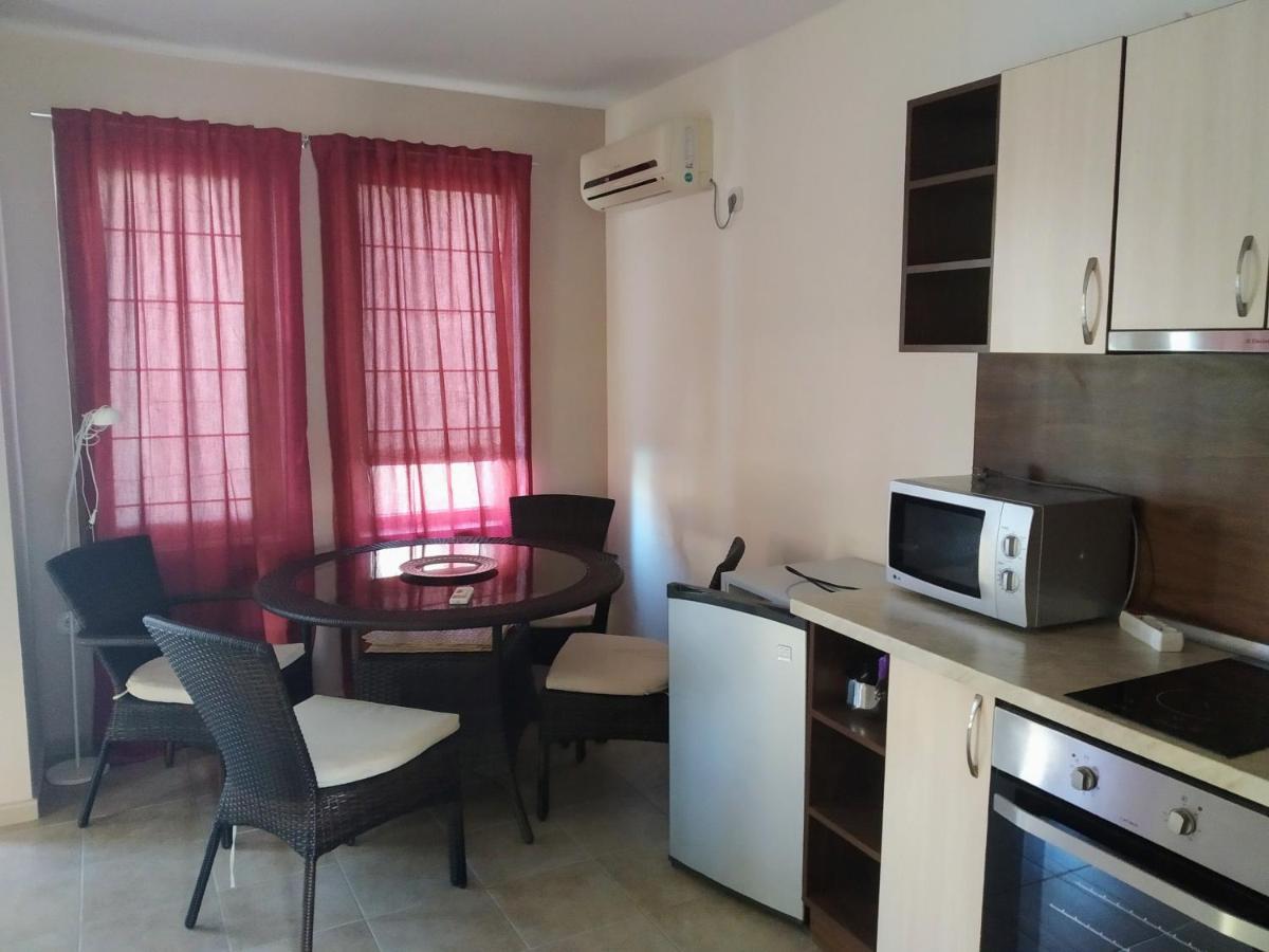 Лилия Apartment Sozopol Bagian luar foto