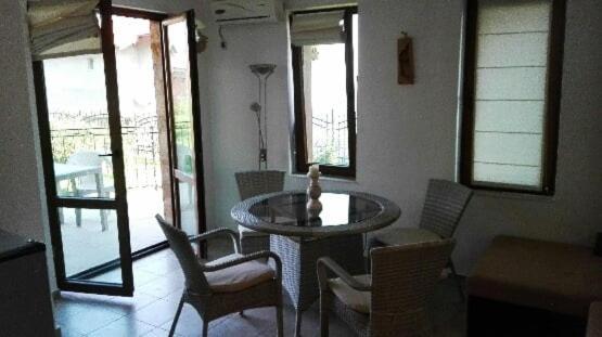 Лилия Apartment Sozopol Bagian luar foto